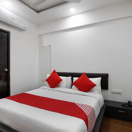 Oyo 40139 Hotel Peradiot Ahmedabad Eksteriør bilde