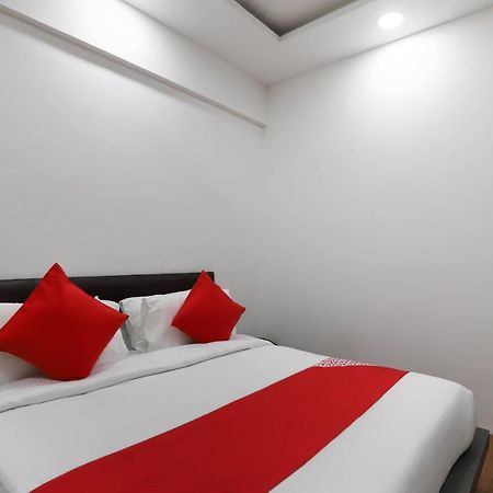 Oyo 40139 Hotel Peradiot Ahmedabad Eksteriør bilde